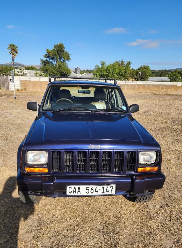 
								1999 Jeep Cherokee XJ 4.0 full									