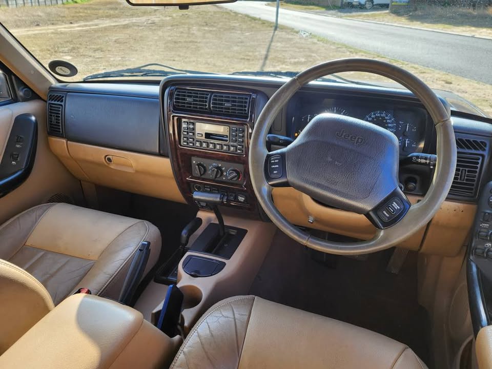 
								1999 Jeep Cherokee XJ 4.0 full									