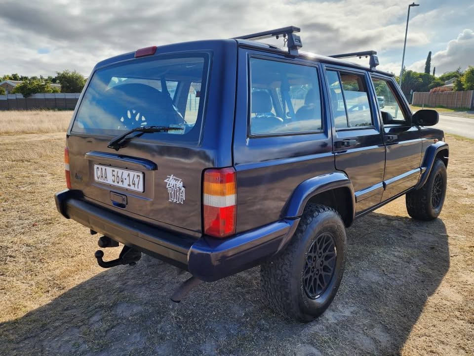 
								1999 Jeep Cherokee XJ 4.0 full									