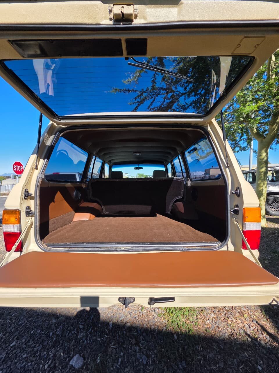 
								1982 Land Cruiser FJ60 full									
