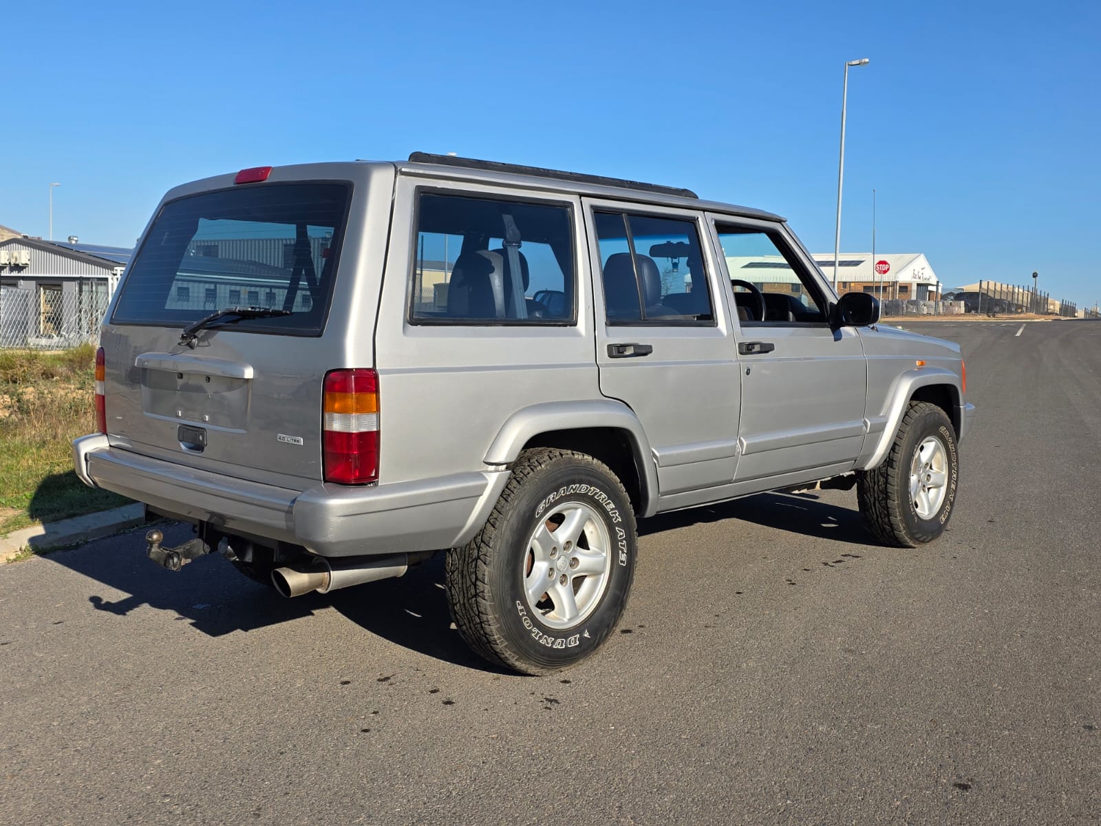 
								2001 Jeep Cherokee XJ Country full									