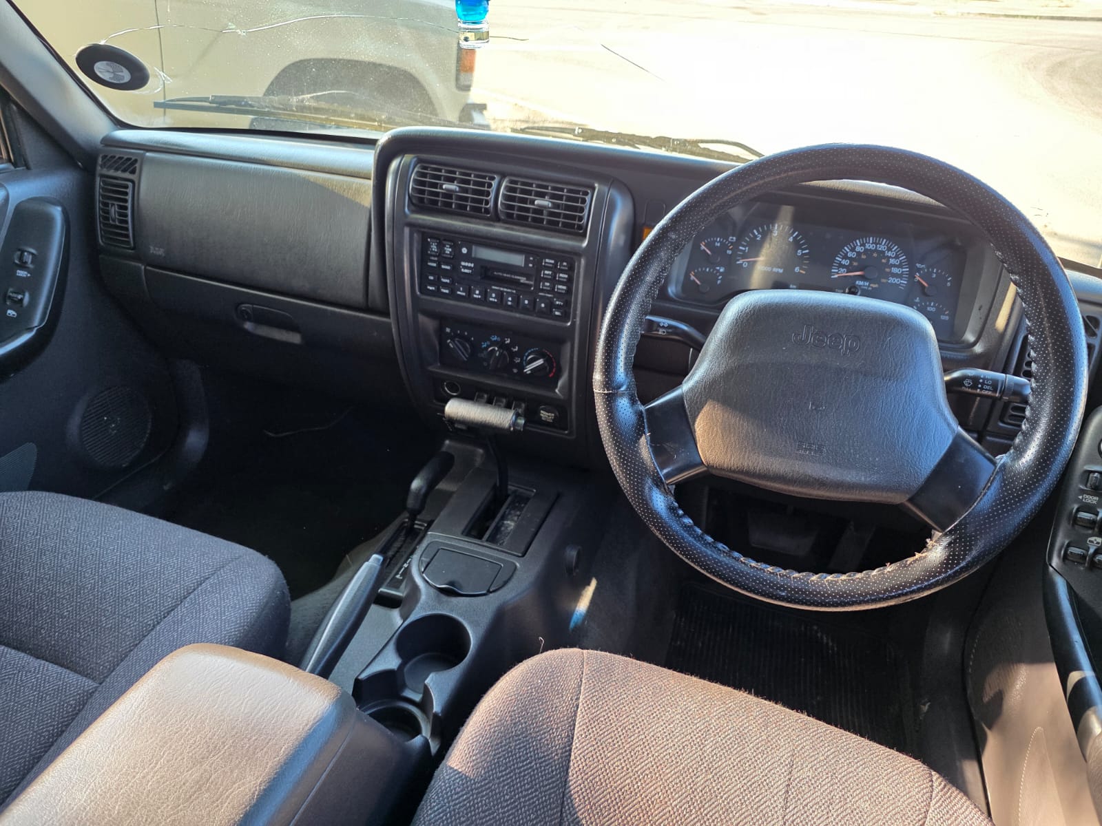 
								2001 Jeep Cherokee XJ Country full									