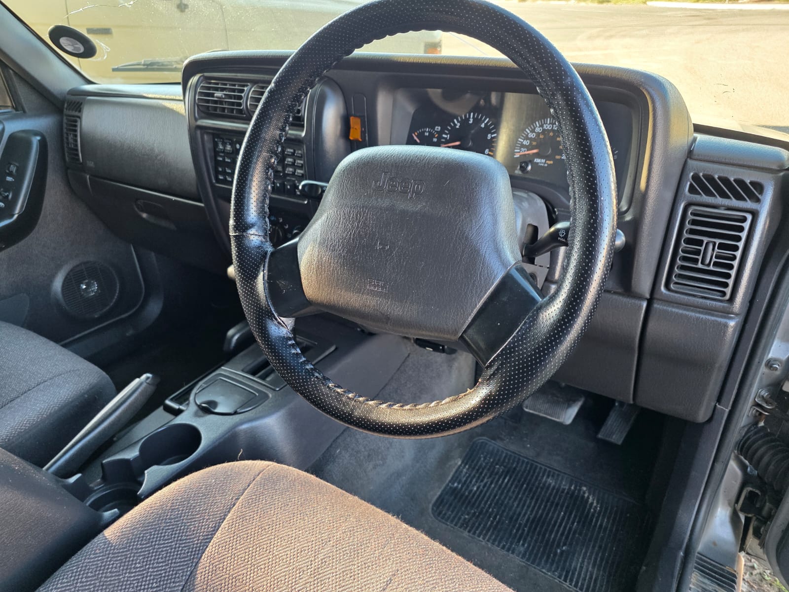 
								2001 Jeep Cherokee XJ Country full									